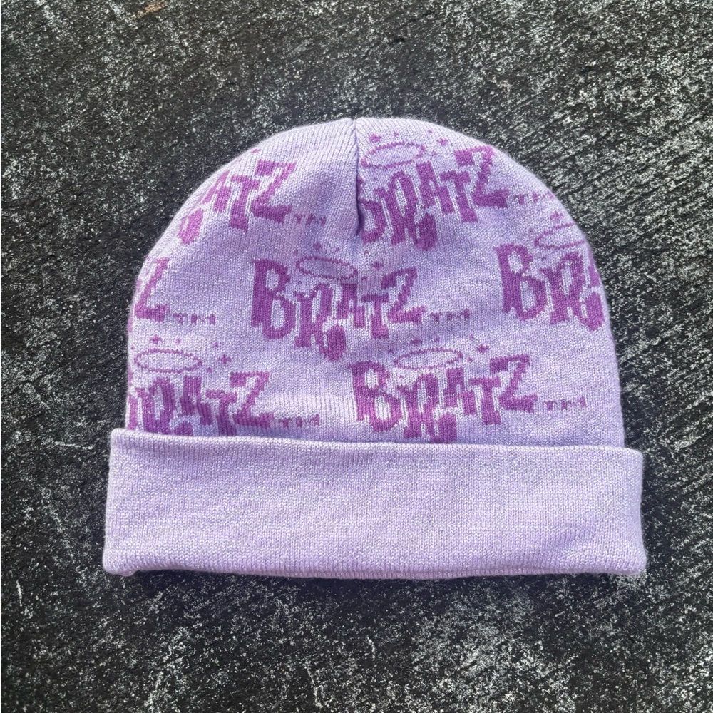 Bratz Women’s purple knit beanie hat